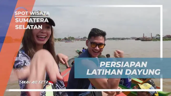 Selebriti Antusias Latihan Dayung Perahu Bidar di Sumatera Selatan