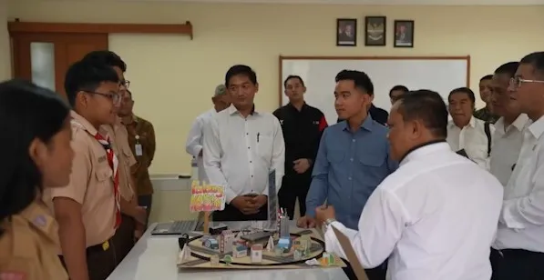 Wapres Gibran Tinjau Inovasi Saintek di SMP Santo Yusup Bandung