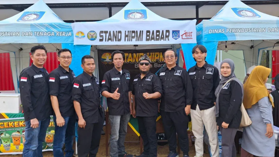 HIPMI Babar Salurkan Sembako dan Dukung Usaha Lokal di Desa Air Limau