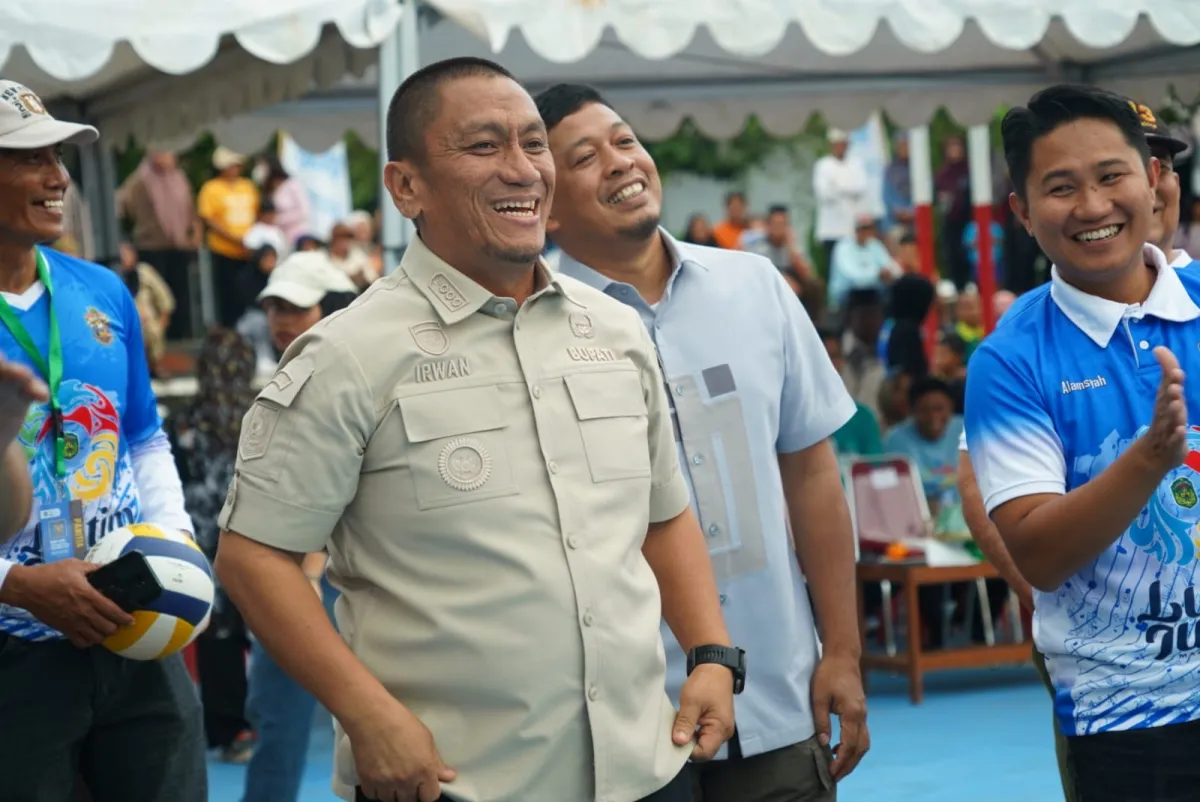 Pembukaan Turnamen Ibas Cup 2026, Bupati Irwan Janjikan Perbaikan Lapangan Voli