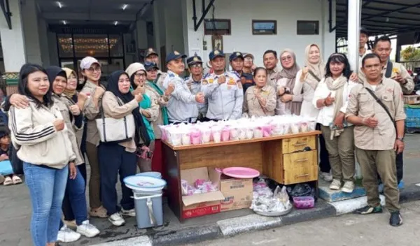 AJB Bagikan 5.000 Takjil, Perkuat Toleransi dan Kebersamaan di Ramadan