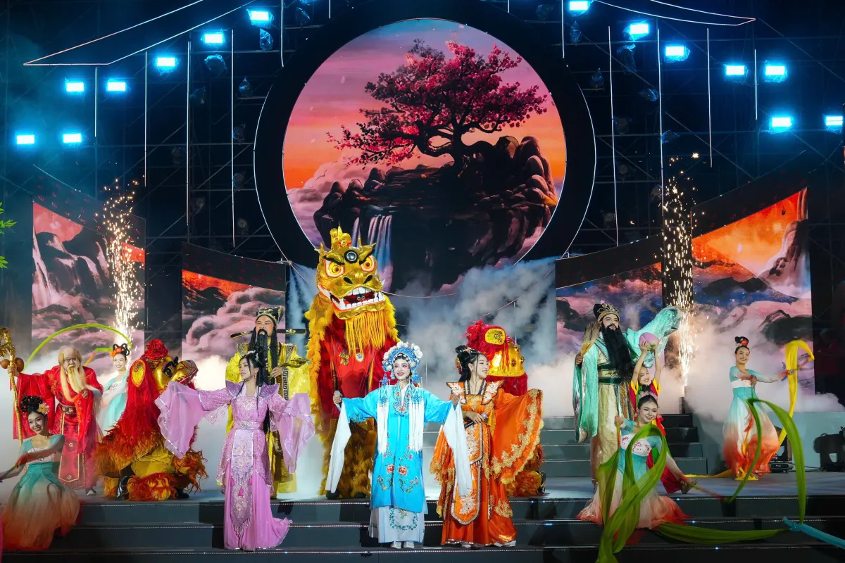 Festival Lampion: Perayaan Budaya Vietnam-Tiongkok di Tahun Kuda 2026