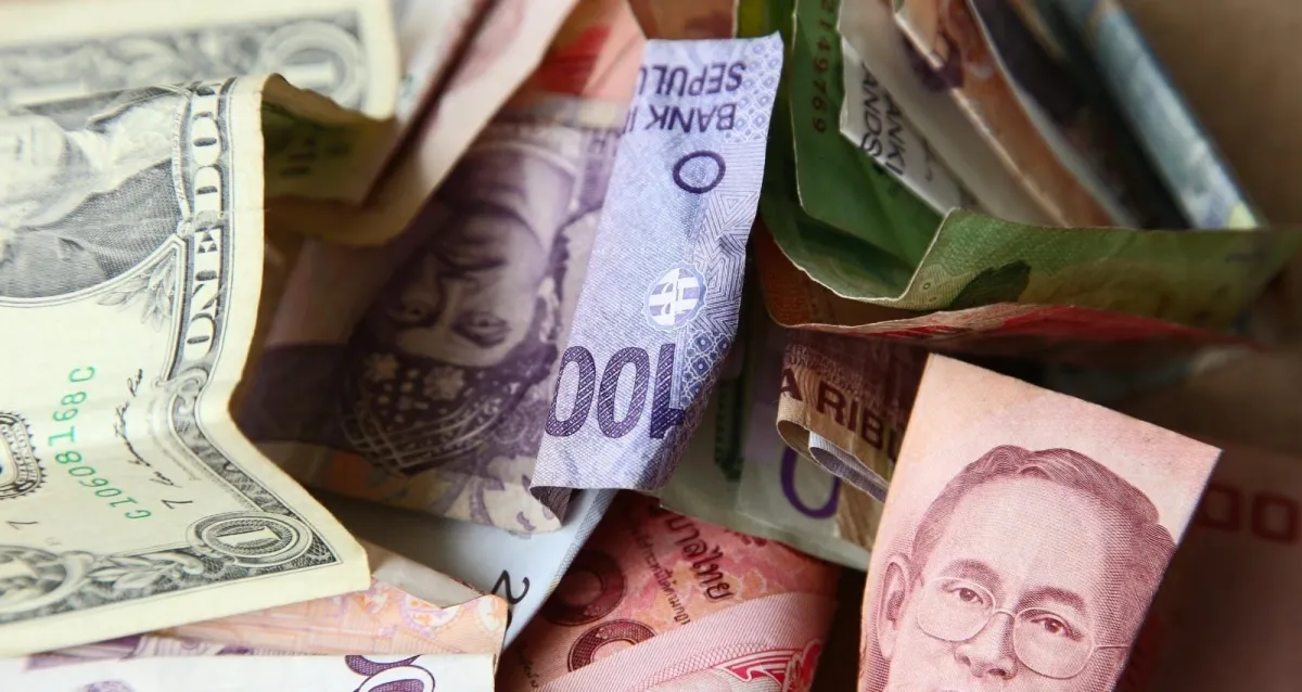Rupiah Menguat Tipis ke Rp 16.880 di Tengah Ketidakpastian Global