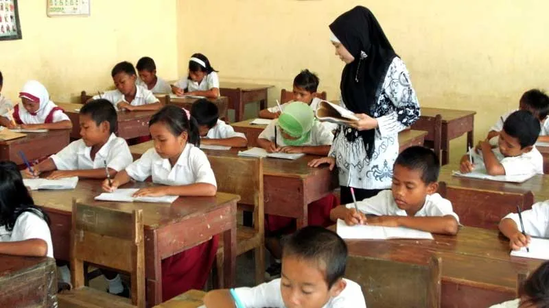 Pemerintah Tingkatkan Kesejahteraan Guru Melalui Kenaikan Insentif dan Tunjangan