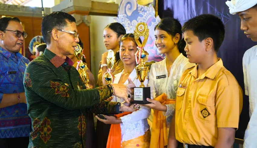 Bupati I Made Satria Resmi Tutup Spensapura Art Festival VI 2026