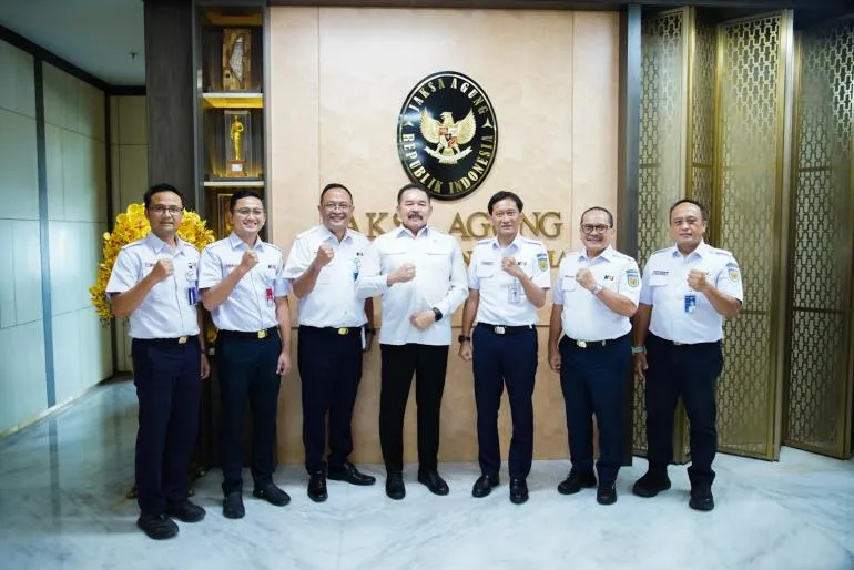 KAI dan Kejaksaan Agung Perkuat Kerja Sama Pengelolaan Aset dan Layanan Transportasi