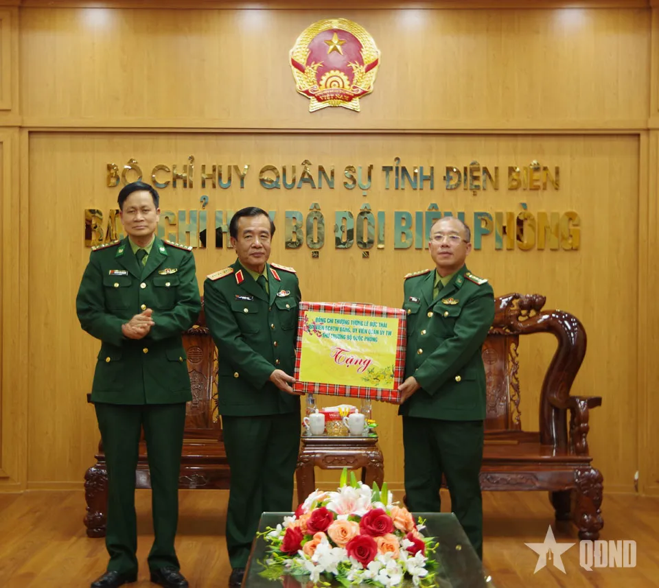 Letnan Jenderal Le Duc Thai Apresiasi Kinerja Pasukan Penjaga Perbatasan Dien Bien