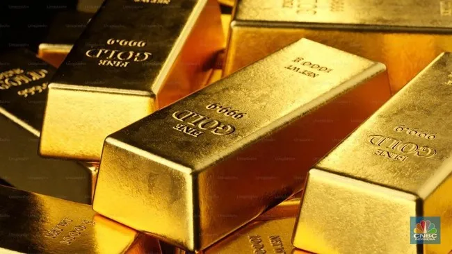 Harga Emas Merosot Hampir 2% dalam Sehari
