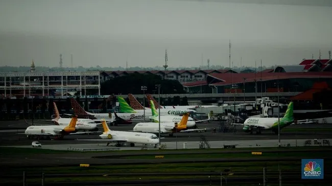 Kemenhub Tinjau Penjualan Tiket Pesawat Domestik dengan Transit Internasional
