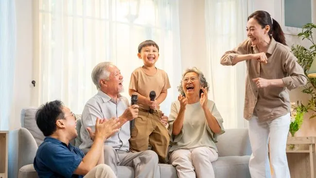 Peran Vital Nenek dan Kakek dalam Pembentukan Kepribadian Anak