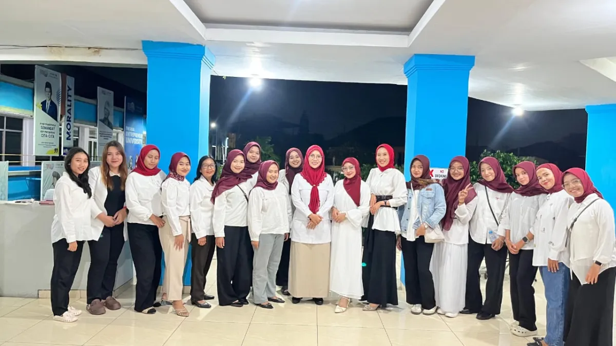EMUD Prabowo Jatim Bagikan Ratusan Ribu Paket Beras Dukung Program Makan Bergizi Gratis