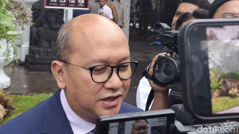 Rosan Roeslani Konfirmasi Rencana RUPSLB PLN, Isu Pergantian Direksi Mengemuka