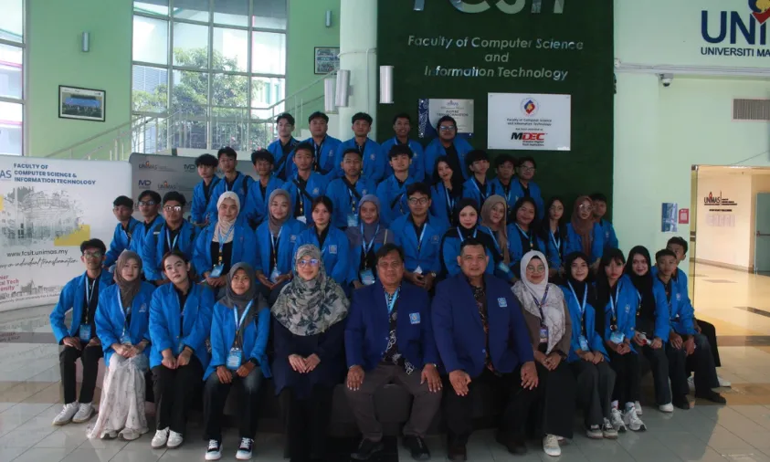 Mahasiswa UBSI Pontianak Tingkatkan Pengetahuan Teknologi Lewat Edutrip ke UNIMAS Malaysia