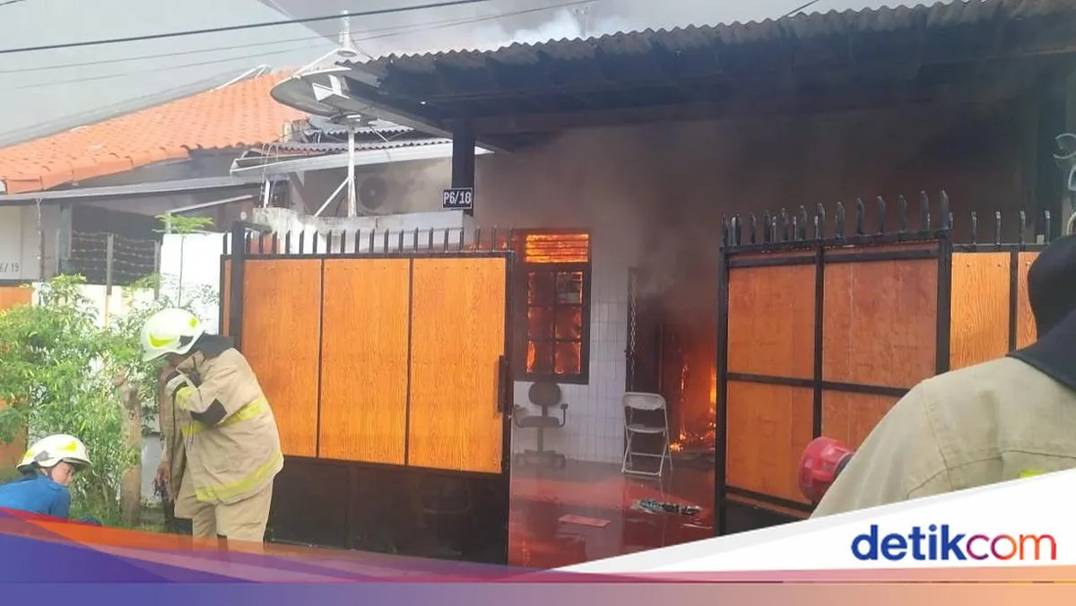 Kebakaran Rumah di Jaktim Akibat Kebocoran Gas, Kakek 75 Tahun Terluka