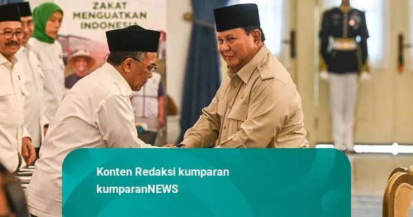 Prabowo dan Kabinet Merah Putih Tunaikan Zakat di Istana