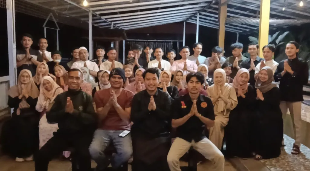Relawan Yayasan Alfathonah Jampangkulon Perkuat Silaturahmi Lewat Bukber Ramadan
