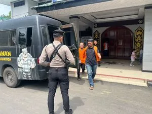 Pengamanan Sidang Pidana Umum oleh Sat Samapta Polresta Samarinda