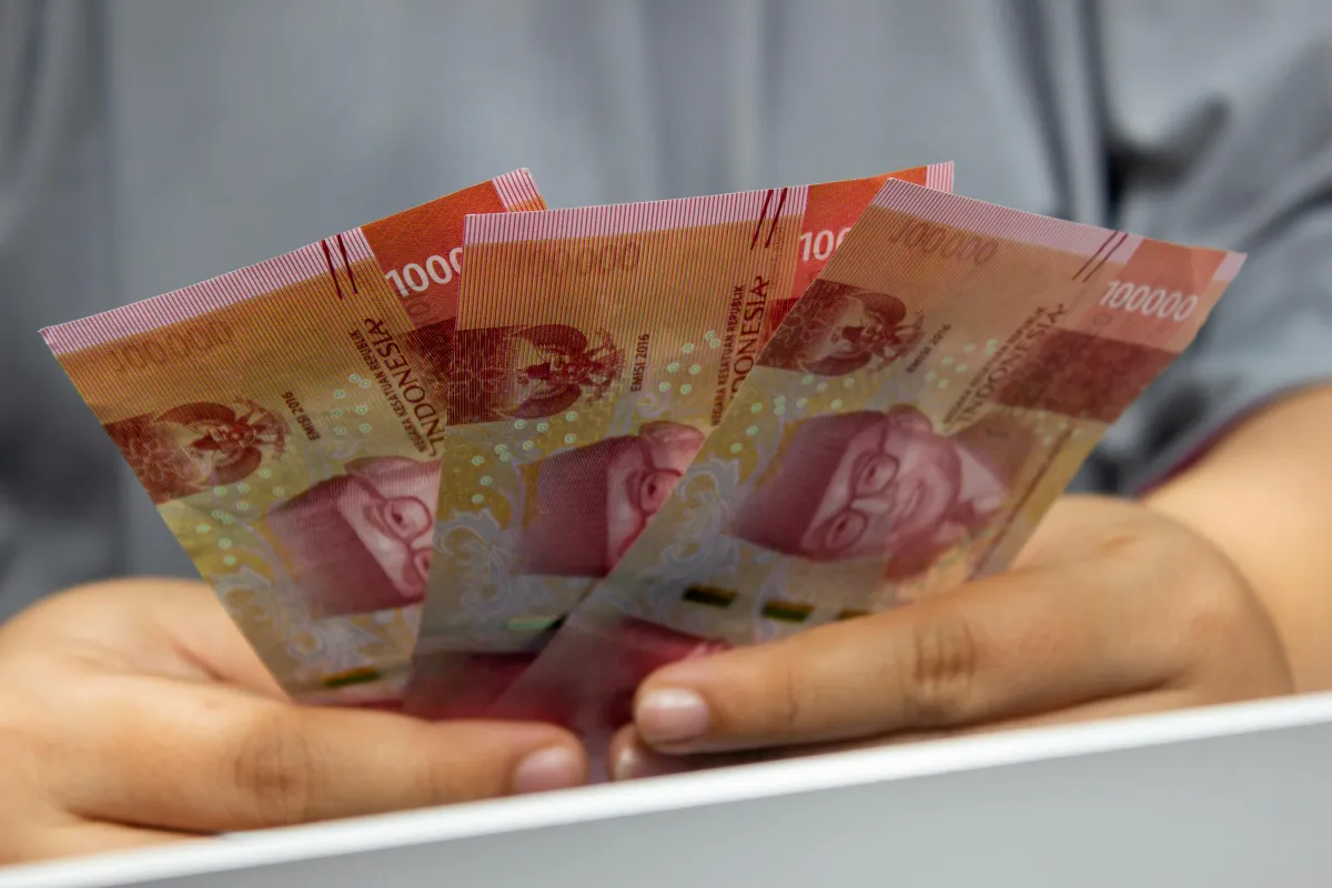 Rupiah Menguat ke Rp 16.751 per Dolar AS di Siang Hari