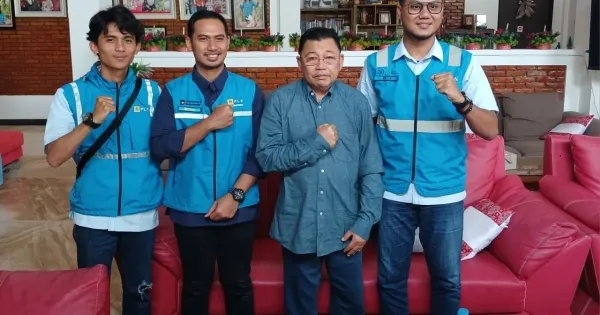 Cornelis dan PLN ULP Ngabang Percepat Aliran Listrik ke Desa Terpencil