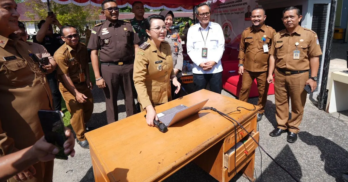 Inovasi LANDAK PASTI: Pelayanan Adminduk Satu Jam di Kabupaten Landak