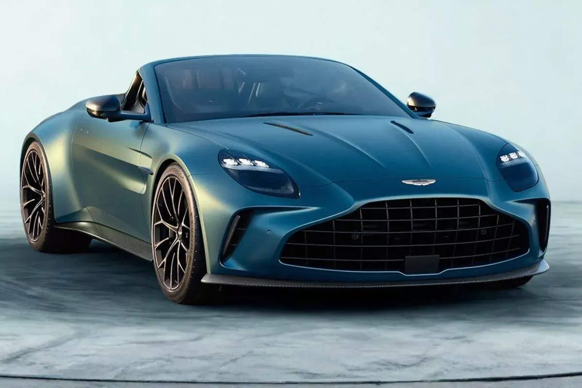 Aston Martin Vantage: Cockpit Mewah dengan Tombol Kristal