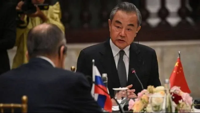 Menlu China-Rusia Bahas Iran, Beijing Tegaskan Pembunuhan Pemimpin Negara Tidak Dapat Diterima