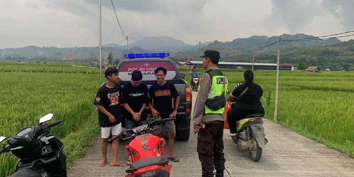 Polisi Patroli Cegah Balap Liar Jelang Buka Puasa di Bojonegoro