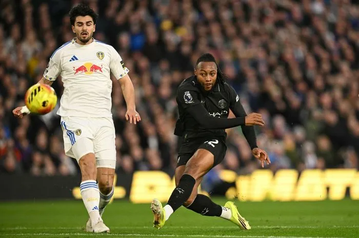 Manchester City Terus Tekan Arsenal, Liverpool Menang Besar di Drama 7 Gol