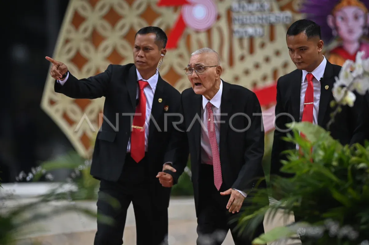 Wakil Presiden ke-6 RI Try Sutrisno Meninggal Dunia