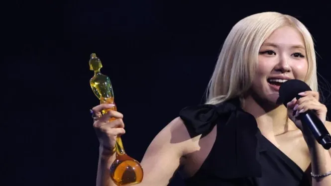 Rosé BLACKPINK Jadi Artis K-Pop Pertama Raih BRIT Awards