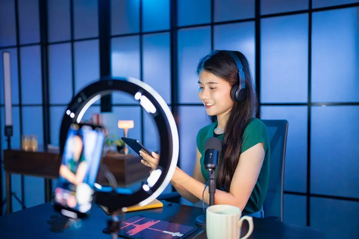 Panduan Sukses Menjadi Host Live Streaming dengan Penghasilan Menggiurkan