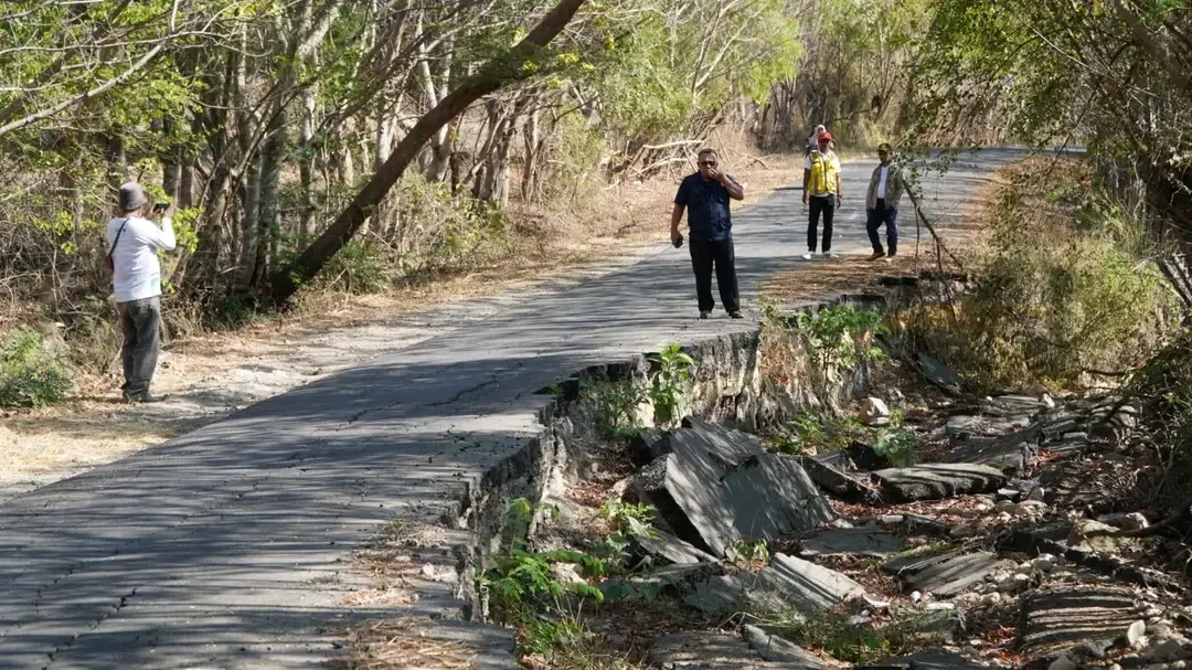 Gubernur NTB Inovasi Teknologi Baru untuk Perbaiki Jalan Rusak