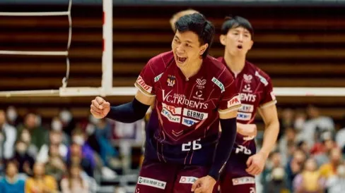 Farhan Halim Cedera Pemain Jepang Lewat Spike Keras di Liga Voli Jepang