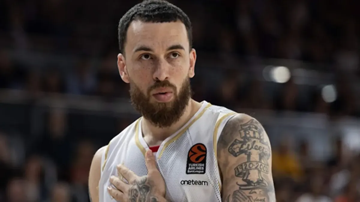 Mike James Minta Maaf Usai Insiden dengan Elie Okobo