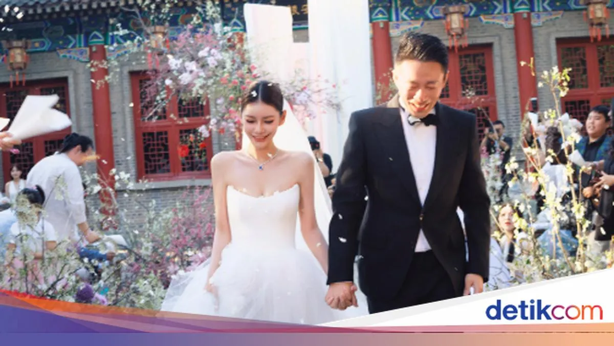 Wang Xiaofei Rayakan Kelahiran Anak Pertama Bersama Mandy Ma