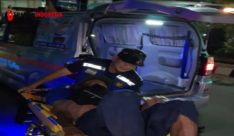 Relawan PWI Kaltim Evakuasi Lansia Korban Tabrak Lari ke RSUD
