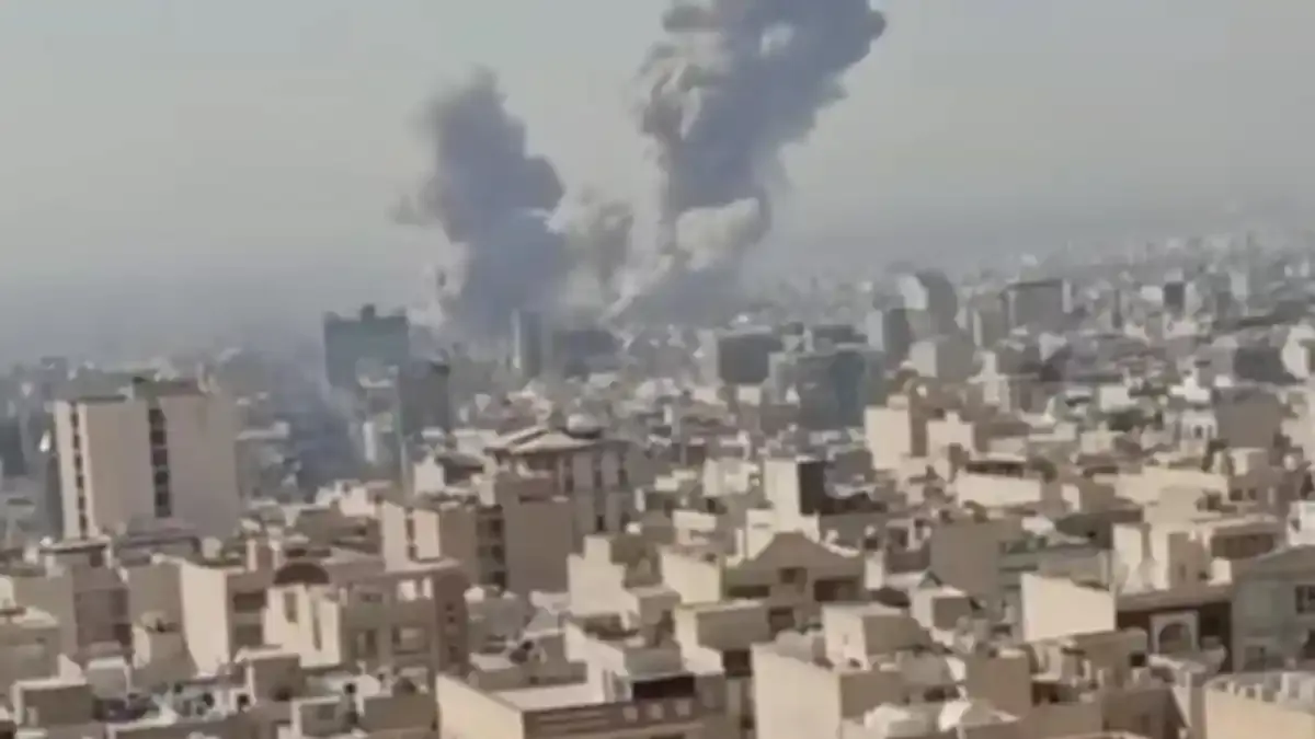 Serangan Udara Israel Targetkan Iran, Ledakan Terdengar di Teheran