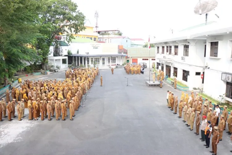 Sekda Binjai Tekankan Pentingnya Harmoni Sosial dan Disiplin ASN dalam Apel Gabungan