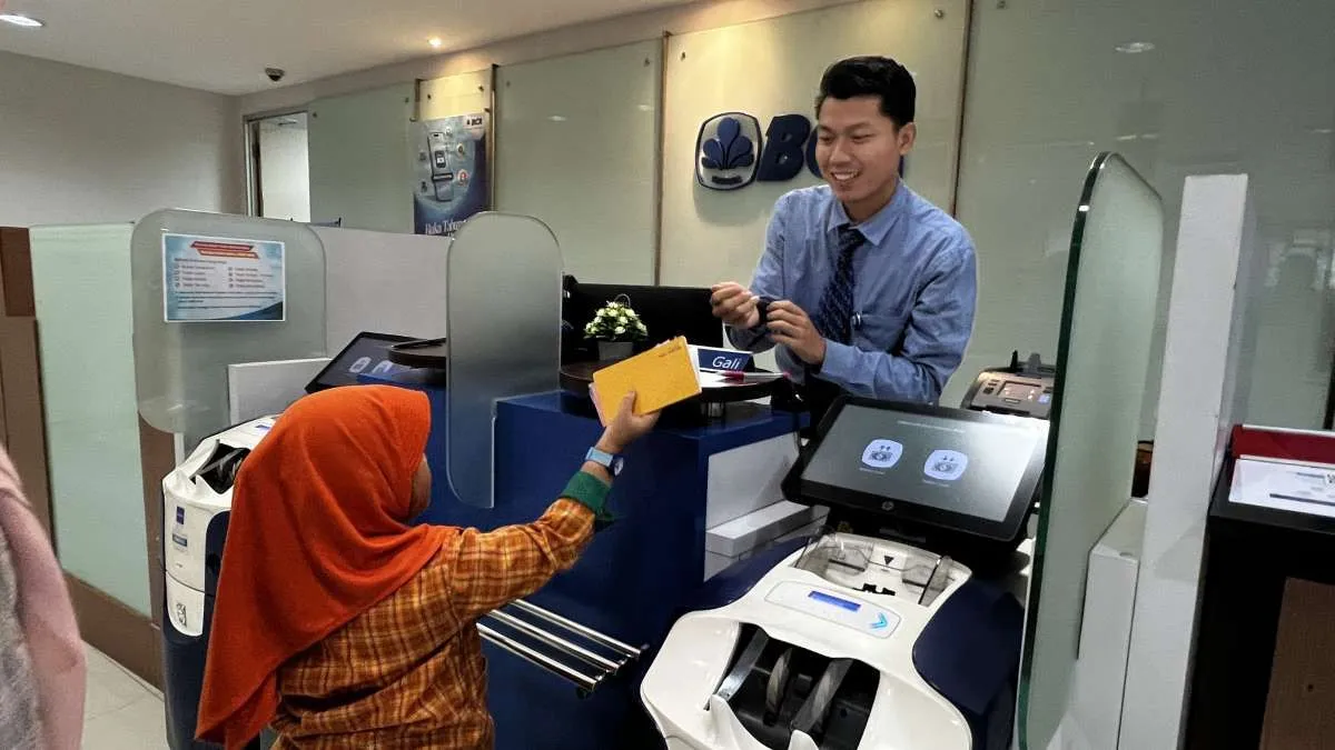 Aksi Jual Asing Tekan Harga Saham BBCA Meski Analis Rekomendasi Beli