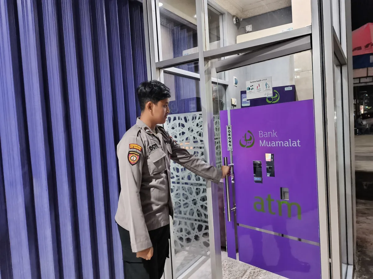 Polsek Sangatta Utara Lakukan Patroli Malam Cek Keamanan ATM
