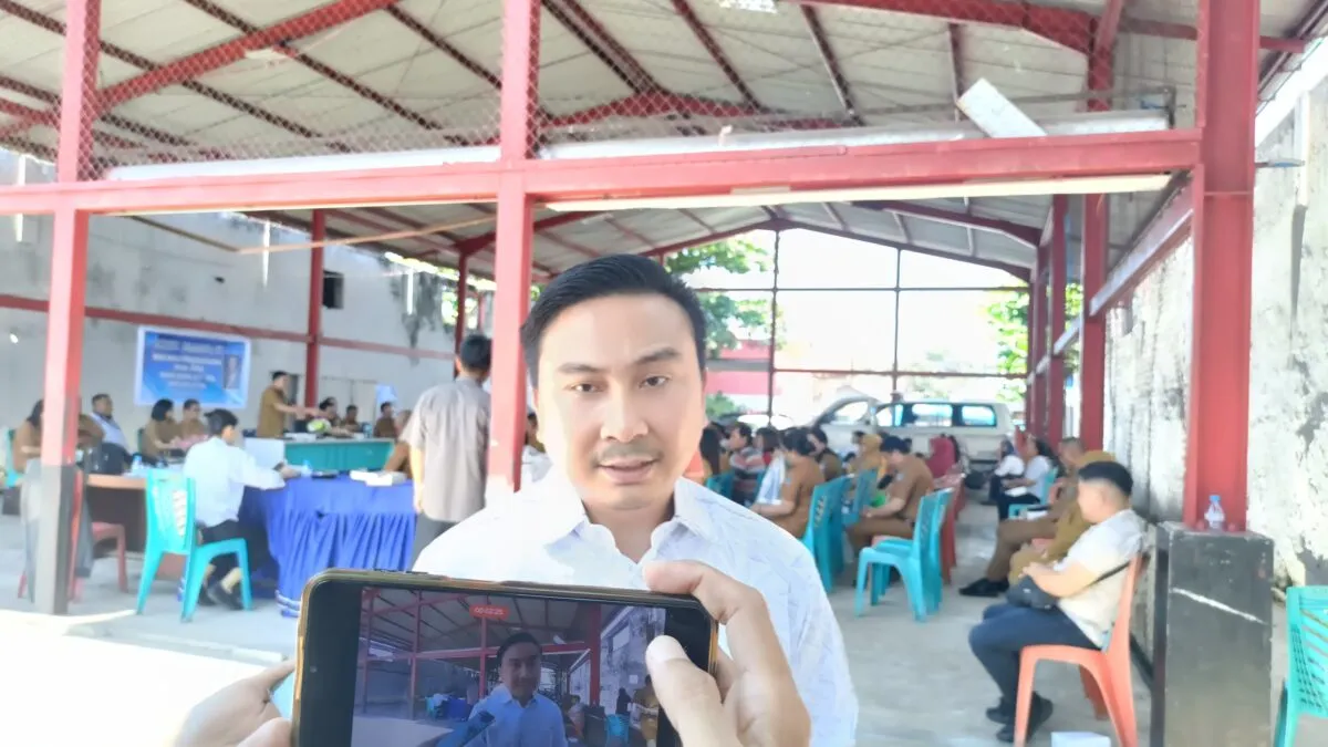 Nick Lomban Serap Aspirasi Warga Bitung, Fokus Perbaikan Jalan Berlubang