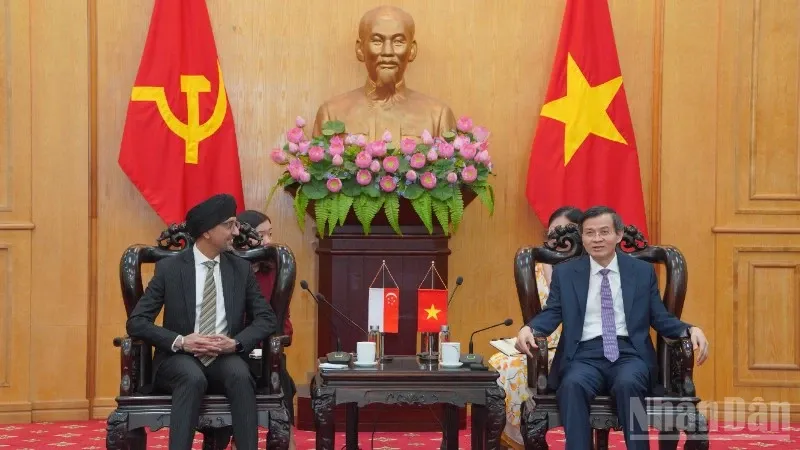 Peningkatan Kerja Sama Pelatihan Pemimpin Strategis Vietnam-Singapura
