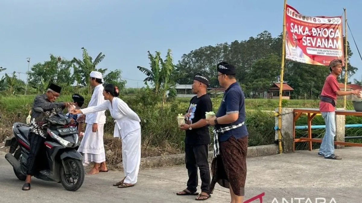 Umat Hindu Bekasi Perkuat Toleransi dengan Berbagi Iftar Jelang Nyepi