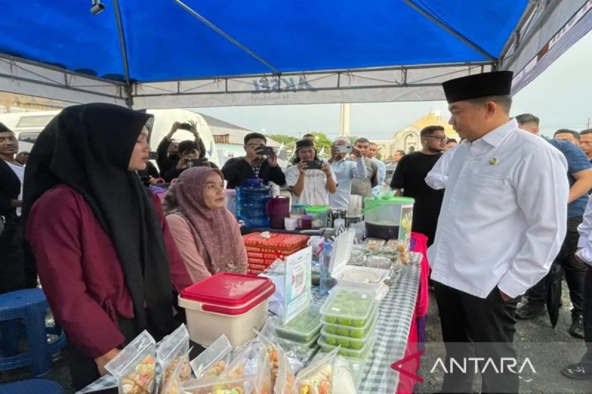 Bupati Tanah Bumbu Dukung Pelestarian Kuliner Lokal Melalui Aksi Bajual Wadai