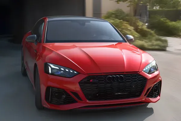 Galeri Visual Audi RS 5 Coupé 2026: Detail Desain dan Fitur