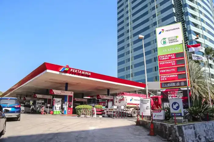 Pertamina Tanggung Selisih Harga BBM di Tengah Lonjakan Minyak Global