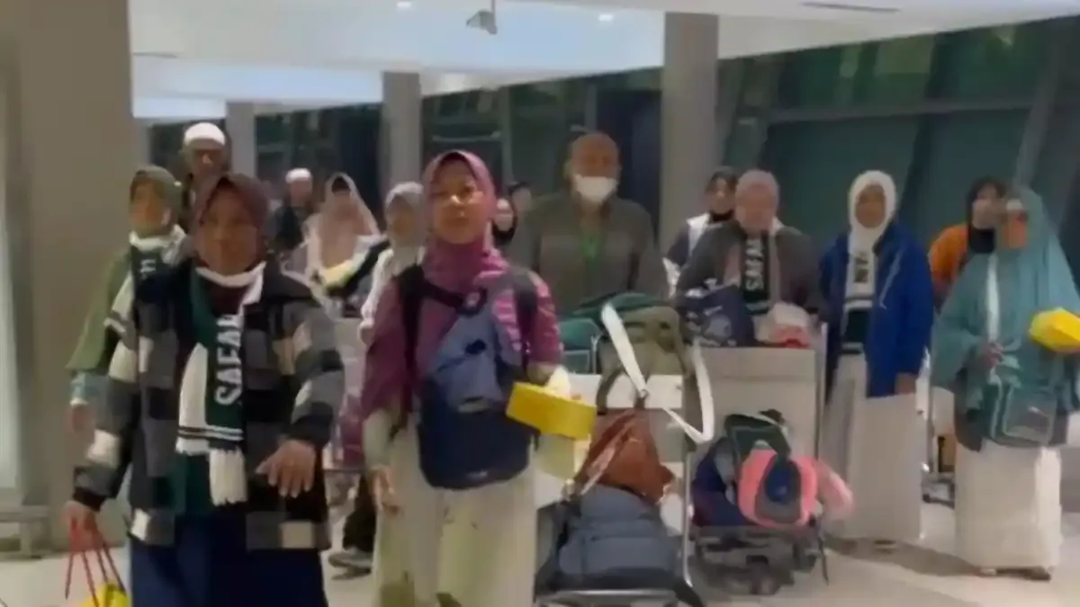 Jemaah Umrah Depok Jadi Rombongan Terakhir Terbang Sebelum Bandara Jeddah Ditutup