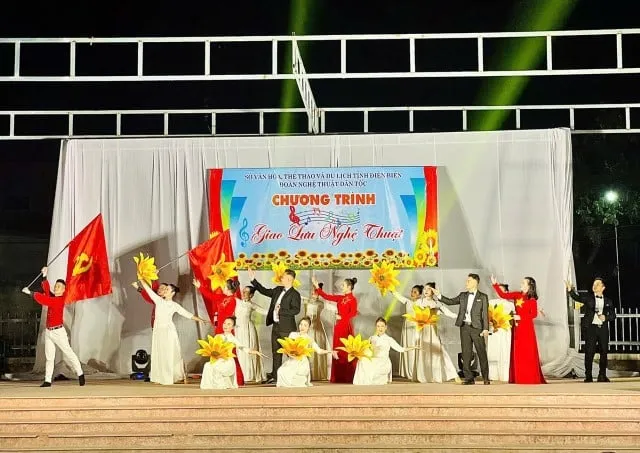 Perayaan Seni Rayakan Keberhasilan Pemilihan Anggota Majelis Nasional dan Dewan Rakyat