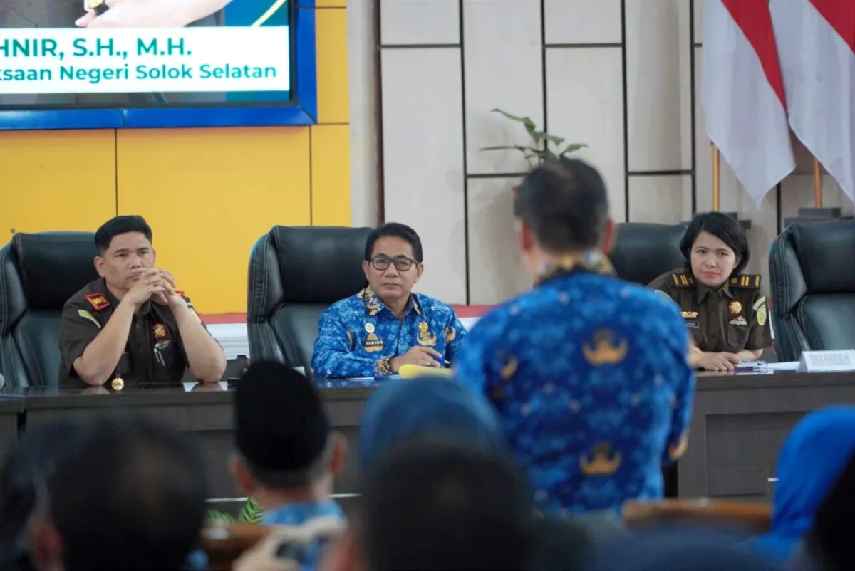 Kejari Solok Selatan Dukung Pendidikan Melalui Program 'Jaksa Sahabat Guru'