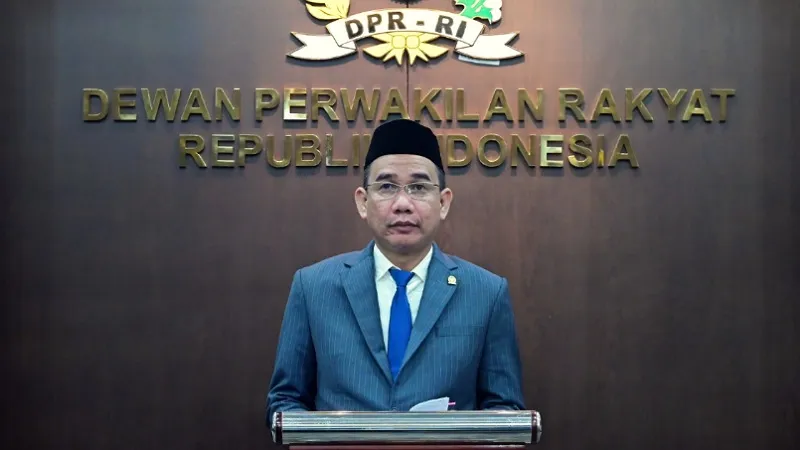 DPR Dukung Peningkatan Kesejahteraan Guru dan Dosen di MK